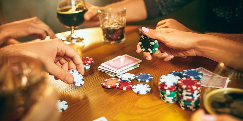 Quy trình cụ thể trong cách chơi Poker Mu88